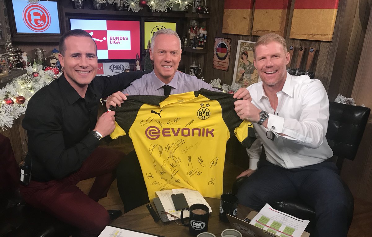 FOXSoccer's tweet photo. 'Tis the season for #BundesligaChristmas! 🎁🎄

Follow and RT for a chance to win this team-signed kit, courtesy of @BlackYellow. https://t.co/MBRWiIwjOV