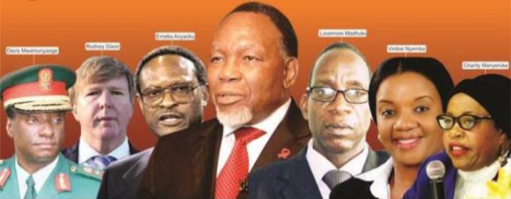 NMkapikoh's tweet image. #Zimbabwe Just In : I hear international commissioners who were party of e Commission of Inquiry were paid in forex but govt wanted to pay the local commissioners in fictitious #Bondnotes which e commissioners has since rejected demanding that they also be paid in forex. #Twimbos