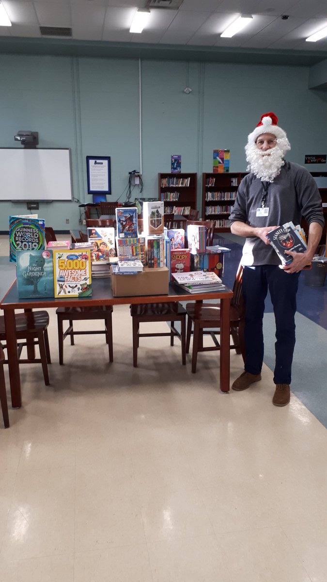 TDroppert's tweet photo. Santa showed up @orchardparkdsbn today bringing some early christmas gifts for all the good boys and girls.  "Ho Ho Ho!" @salierk @DeanaDavies1 @hilary_abbey Thanks to @chaptersindigo https://t.co/9LIeO0bE27
