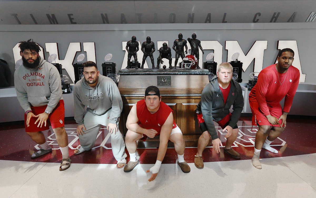 A grown man's trophy.

#OLU #BoomerSooner

bit.ly/18joemoore