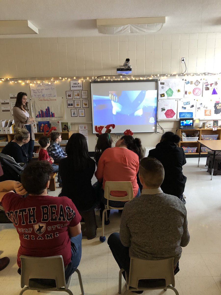 stsKinder's tweet photo. Great holiday gathering with our families! @kelsi_ocsb @MsTayCain @MsLindsaySteps #buildingrelationships #mchughwellness #mchughgives #voicesofmchugh @McHughEduCentre @heatherteacher2 @pcollins_ocsb https://t.co/htQHFhhPnU