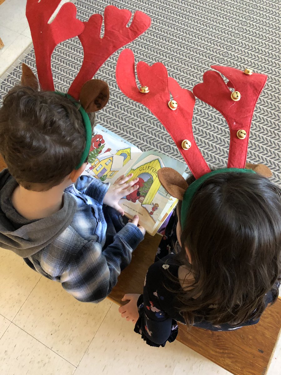 stsKinder's tweet photo. Great holiday gathering with our families! @kelsi_ocsb @MsTayCain @MsLindsaySteps #buildingrelationships #mchughwellness #mchughgives #voicesofmchugh @McHughEduCentre @heatherteacher2 @pcollins_ocsb https://t.co/htQHFhhPnU
