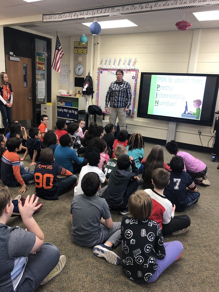 TeamHayward_Fox's tweet photo. Thanks to @schaumlib for coming to talk to us today! We are all so excited to visit the library now! @Lenzini_fox #WeLoveReading #FoxGreatness #TheLibraryIsFun! https://t.co/ZEIr30e3o0