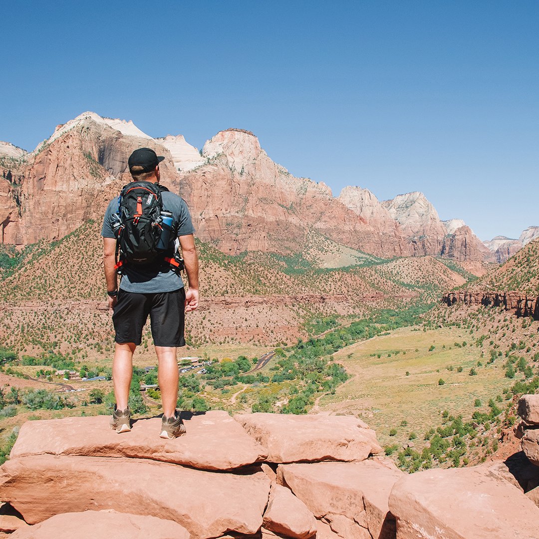 waltmandesign's tweet photo. The end of the year is a time for family, reflection and change. I really let go of some things this year that were out of my control. I am excited for the #newyear and all the opportunity/challenges that life brings. | #zion #watchmantrail #webdesigner #webdeveloper #freelance https://t.co/aBM6C0YpMP