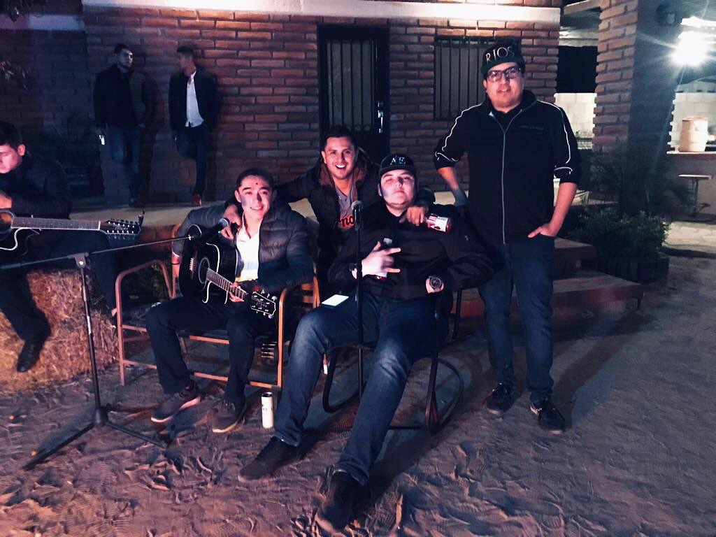 Lic_JavierRios's tweet photo. El que persevera alcanza dicen por hay #algobien @abemusicinc @riosmusic_ #levemente @nigel_rc @losamigosdelrequinto_ @alejandroamadorl @hector_rubior https://t.co/1uhzgItiDQ