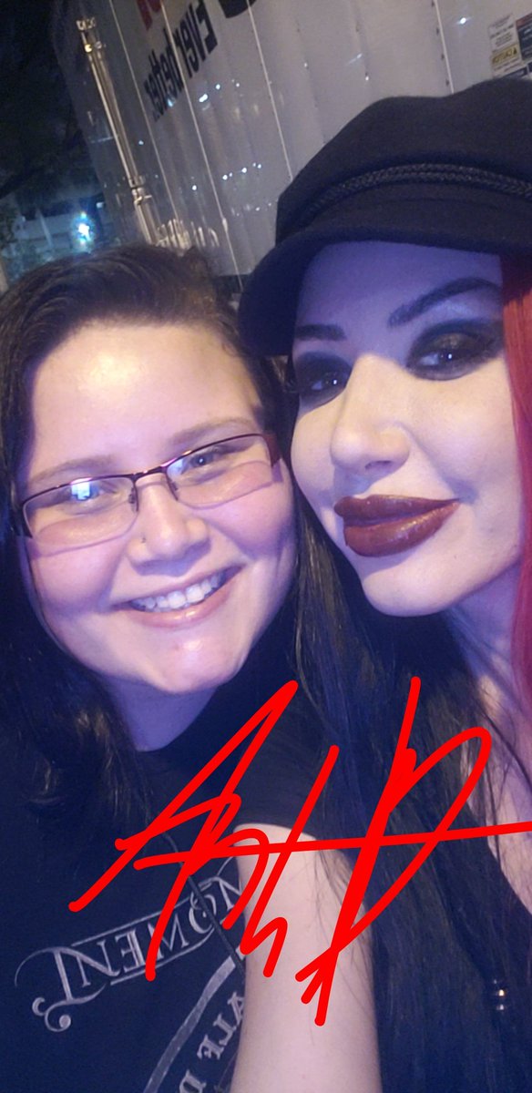 botdfqueen1998's tweet photo. @Ash_Costello You are so sweet ❤ https://t.co/ZkNZwM8COM