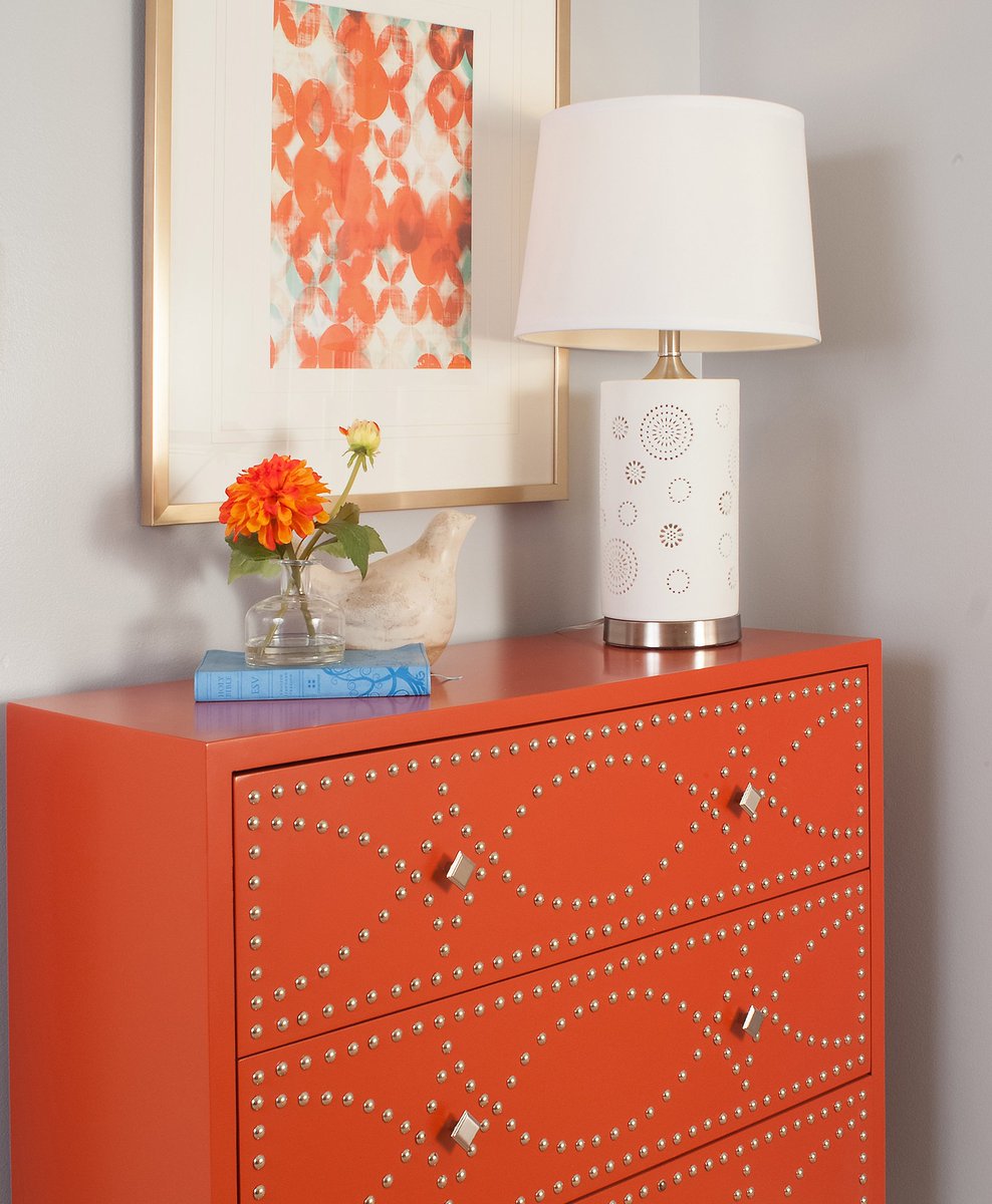 decdenkristy's tweet photo. Design Tip: When redecorating your teen's bedroom, add some fun lighting that builds character in the room. A variety of lamps can give the room more dimension. A set of string lights can change the entire mood of the space.

#D...https://t.co/No4JJemSI1 https://t.co/V9ZJKBr7P2