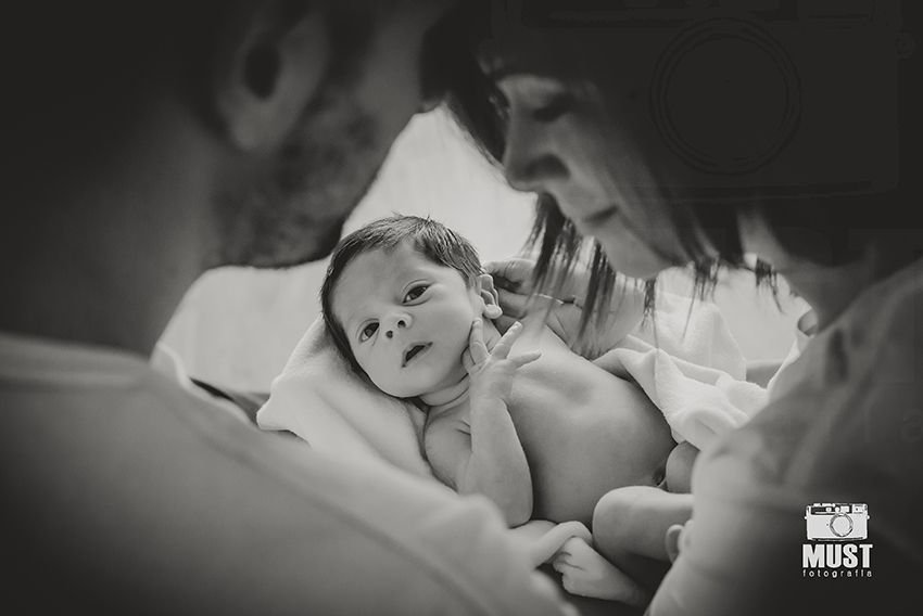 Mustfotografia's tweet photo. Un par de maravillosas instantaneas de la sesion de Jorge de hace unos meses. Un enorme beso para esta entrañable familia. Gracias por confiar otra vez en Mustfotografia #mustfotografia #babyphotographer #fotodeldia #fotografodebebe #pictureoftheday #fotodebebe https://t.co/NJdx1Drd54