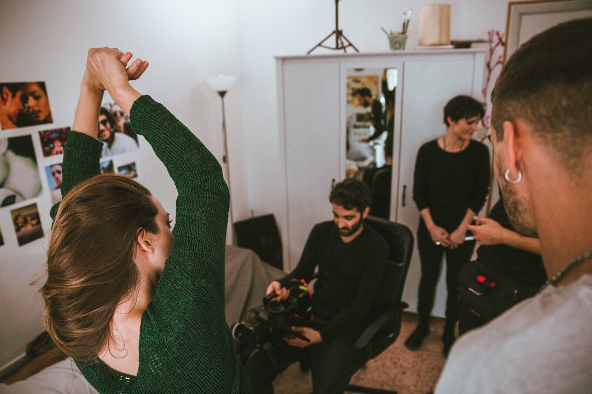 divina__mania's tweet photo. FOTO BACKSTAGE 
Video “Tutte le volte”  EMAN

#eman #tuttelevolte #videoclip #youtube #spotify #music #filmproducer #set #makingoff #filming #video #videomaking #videoproducer #cortometraggio #indie #musicvideos #gianmarcosaurino #maurolamanna #auroraruffino #divinamania https://t.co/jLAf7kvUxN