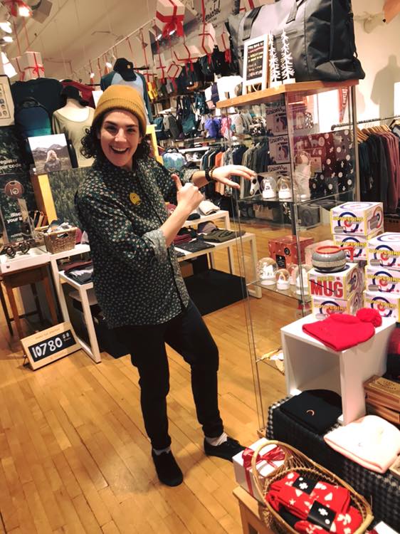MakeVancouver's tweet photo. Want to #AvoidTheMall this week? We got you. Luckily, Xmas shopping at MAKE is flippin’ delightful! 😍👌We've got early sales on giftable goodies like blankets, winter wear, and rad Christmas items - starting today & we’re open later til 6:30 Thurs/Fri/Sat #GiftGivingHero! 🥰🎁 https://t.co/0p6SdVZiKF