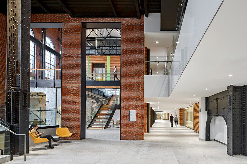 #SouthStreetLanding in #ProvidenceRI is the recipient of <a href="/ENRnews/">ENR</a> #ENRNewEngland2018BestProjects - "Best Renovation / Restoration: South Street Landing." #CVProperties @GildbaneBuilding <a href="/TsoiKobus/">DLR Group | Tsoi Kobus Design</a> #DBVWArchitects bit.ly/2Lf3qw9