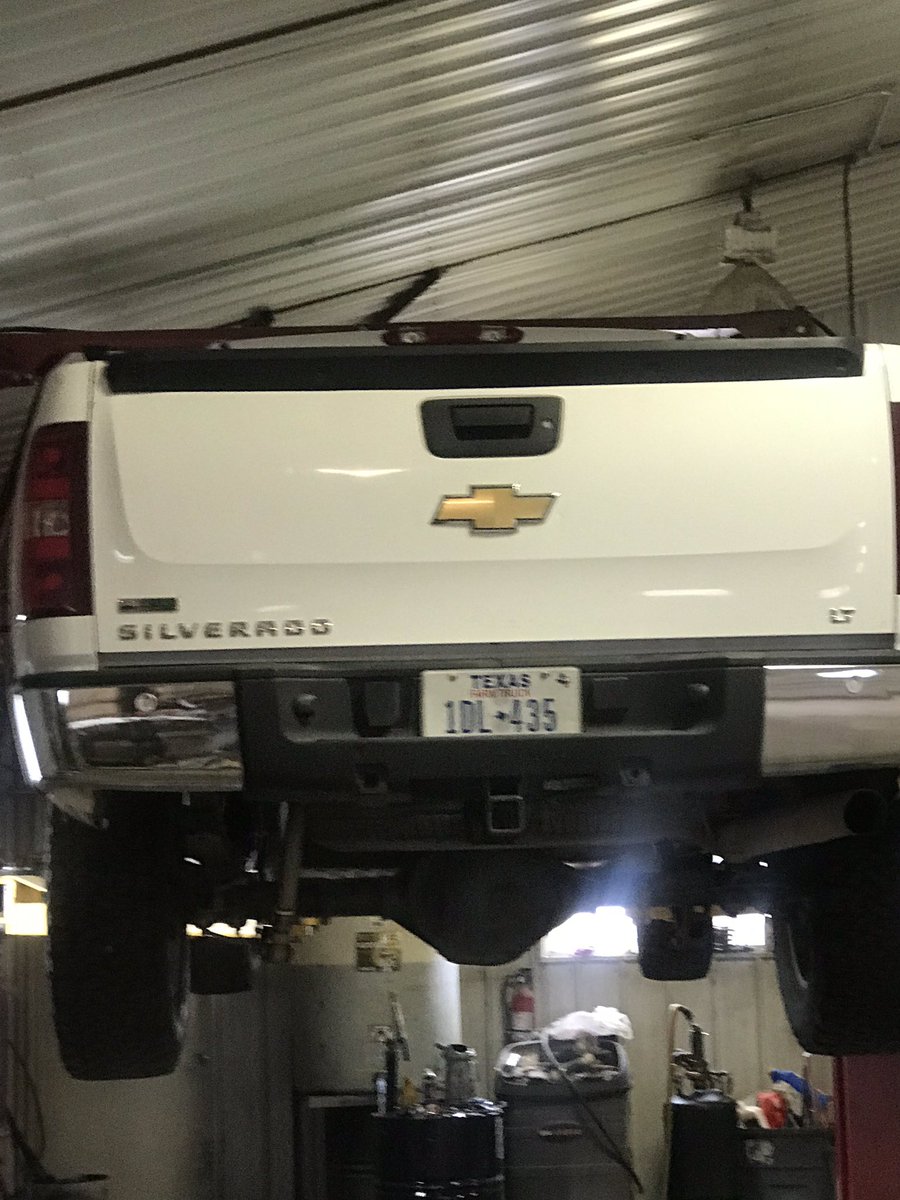 JayGrussing's tweet photo. Got a truck from St. Louis and a truck from Texas in the southwest Minnesota shop today. #Largecustomerbase https://t.co/IxgMkClV4O