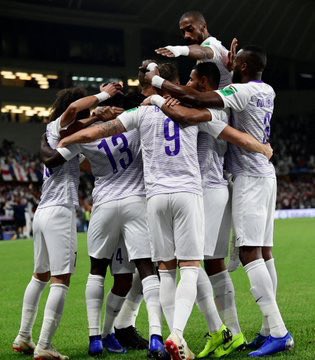 #العين_على_العالمية.   #كأس_العالم_للأندية الف مبروووك لكل عيناوووي 💜💜 ونفتخر ان انتمي لهذا النادي الكبير 💜💜 لا يفعلها الا الكبار  الزعيم العالمي 💜💜الحمدالله والشكر والقادم افضل بإذن الله تعالى 💜💜 رجال عيال زايد وفي عام زايد 💜💜