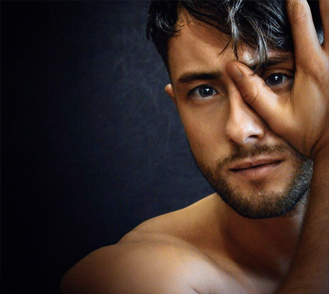Embrace that you have weakness.
Because everyone does.
Embrace that your body isn’t perfect.
Because nobody’s is.
Embrace that some things you cannot control.
Because we all have a list of them. 🙌🏻
Photography by the amazing @KateHunterShoot