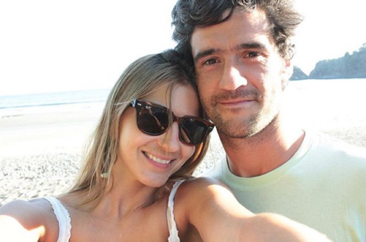 infobae's tweet photo. Marcela Kloosterboer lució su panza de embarazada de 4 meses y medio en la playa https://t.co/oY8YlOYB74 https://t.co/Fp75vPvQ1j