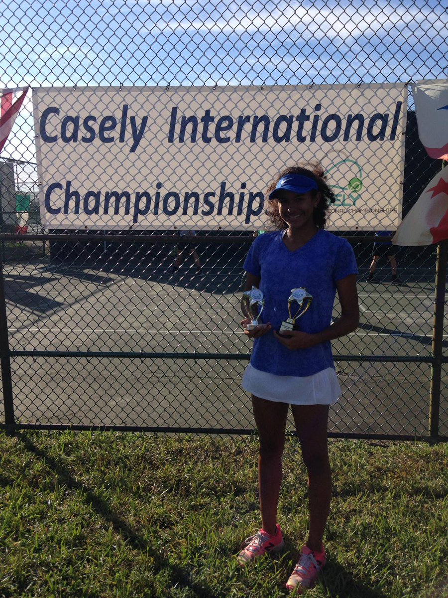 Carabobeña Vanesa Suarez finalista en Torneo de Tenis Casely International Championship en Miami,Florida.
Categoria 16 años.
#CaraboboTierradeCampeones
#VamosVane
@Fundadeporte 
@rafaellacava10 
@MinJuventdyDep
@INDeporteVE