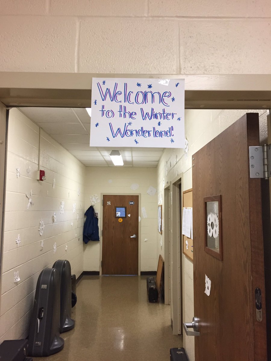 GCMSMusic's tweet image. It snowed in the band office hallway! See you at the concert tonight at 7pm!