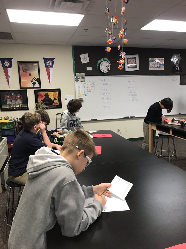 asesftw_tech's tweet image. More Month of Code fun... 6th graders race to see who can solve binary code first! @asesftw  #monthofcode #hourofcode #computerscience #kidswhocode #binarycode