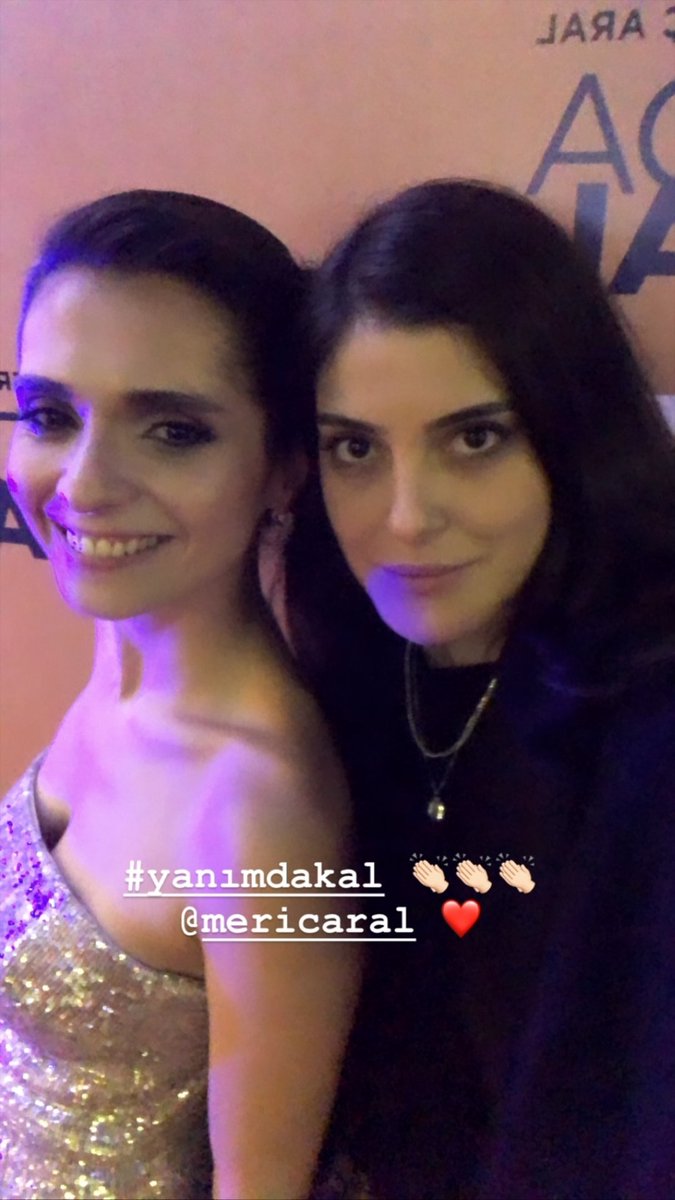 ShlimazlBG's tweet photo. Medcezirden bu yana süregelen canım dostluk 💙
#MeriçAral #EcemAkbin https://t.co/iDeaDx8JLX