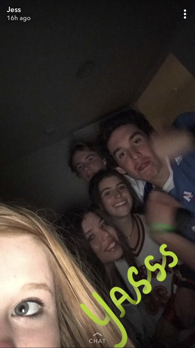 Happy birthday to the greatest out there <a href="/josiewilliams00/">Josie Williams</a> cheers to ur first cig!!!!😂😂🎉🎉
