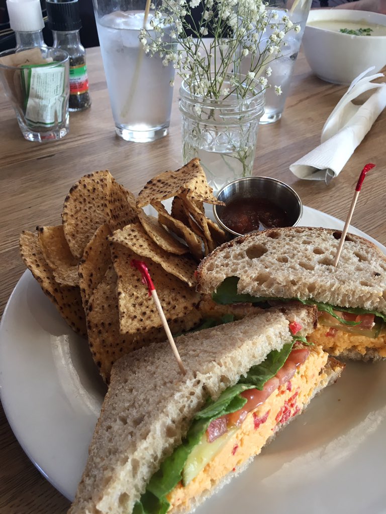 #AustinLocal #LunchTime <a href="/TxFrenchBread/">Texas French Bread</a> 🥖 ✨