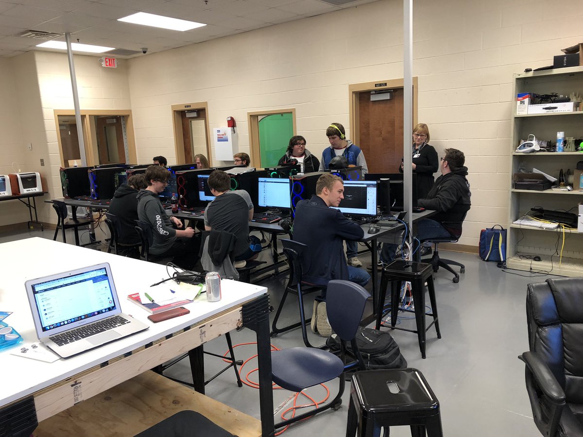 Floyd County College and Career Academy E-Sports Teams getting ready to play! <a href="/FloydCCA/">Floyd County CCA</a>