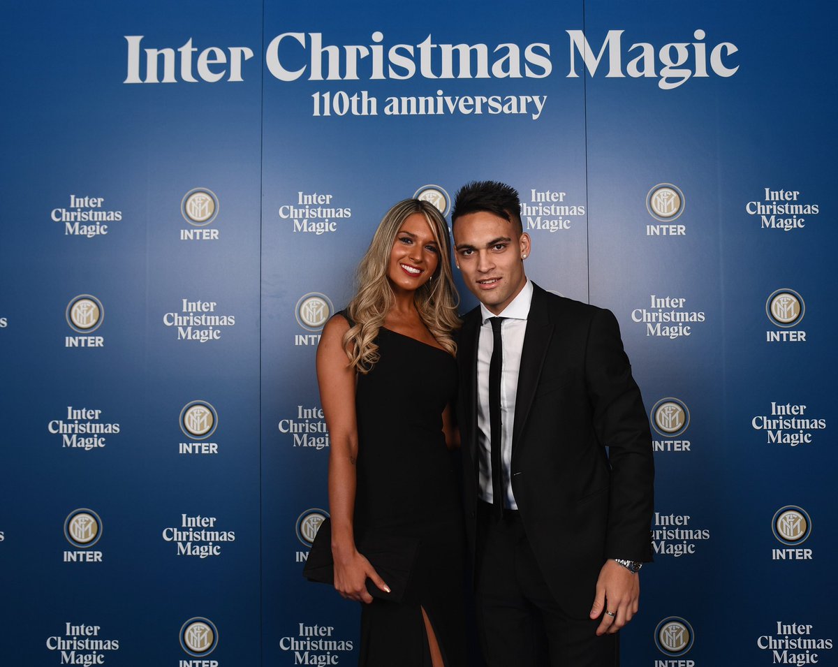 marifcinter's tweet photo. #Lautaro e Agustina ⚫️🔵⚫️🔵 #Inter #fcim #InterChristmasMagic https://t.co/IkIHzVs6e5