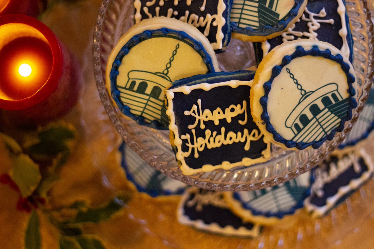 19ideas's tweet photo. Thanks for the holiday cookies, @BankofAkron. We must say, they really piqued our interest when they arrived! #19IDEAS #BankofAkron https://t.co/EYlcOww3b1