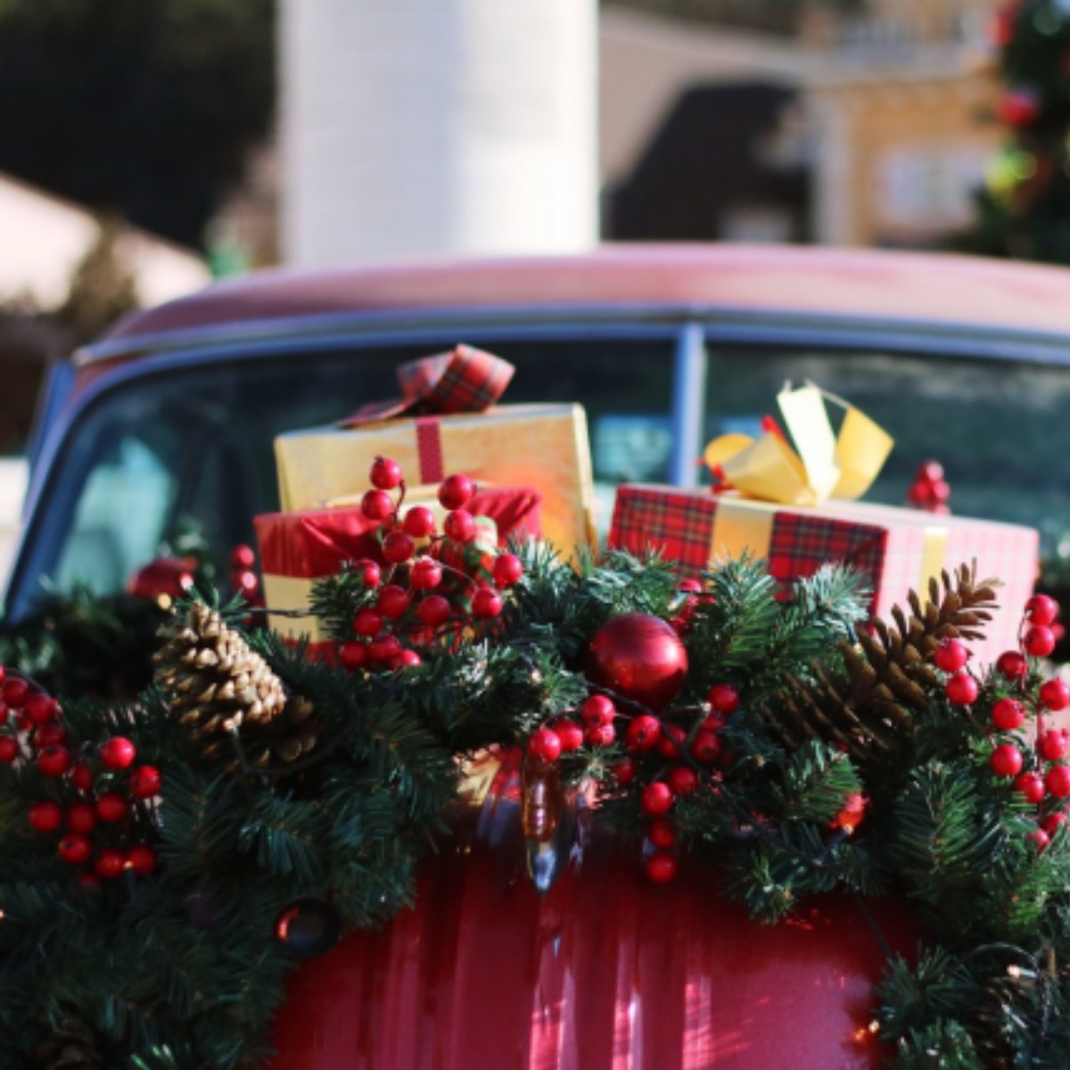 While we recommend putting the presents inside the car, we love a festively decorated vehicle for the holidays! How do you deck yours out?