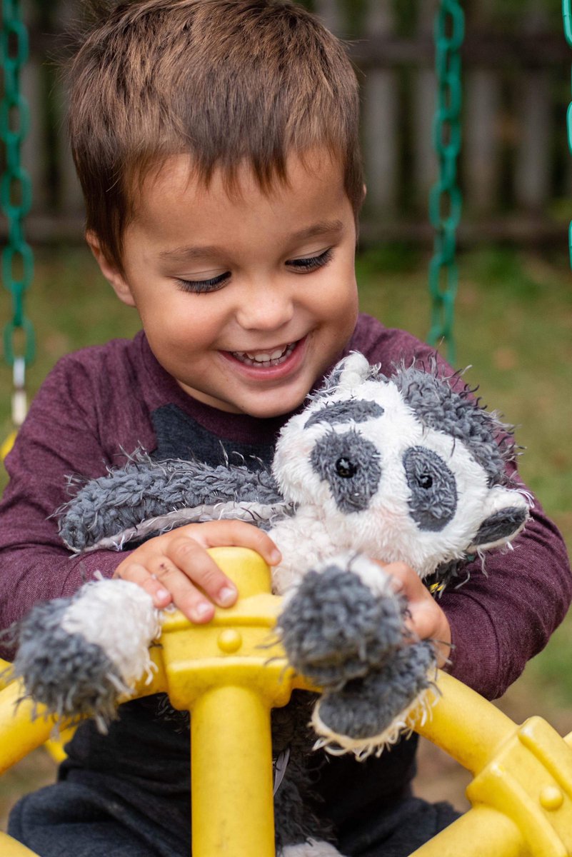 All smiles with Lenny the Lemur 😁
.
.
.
.
#kidspreferred #furriends #lemur #jungleanimals #cutekidsclub #stuffedanimalsofinstagram