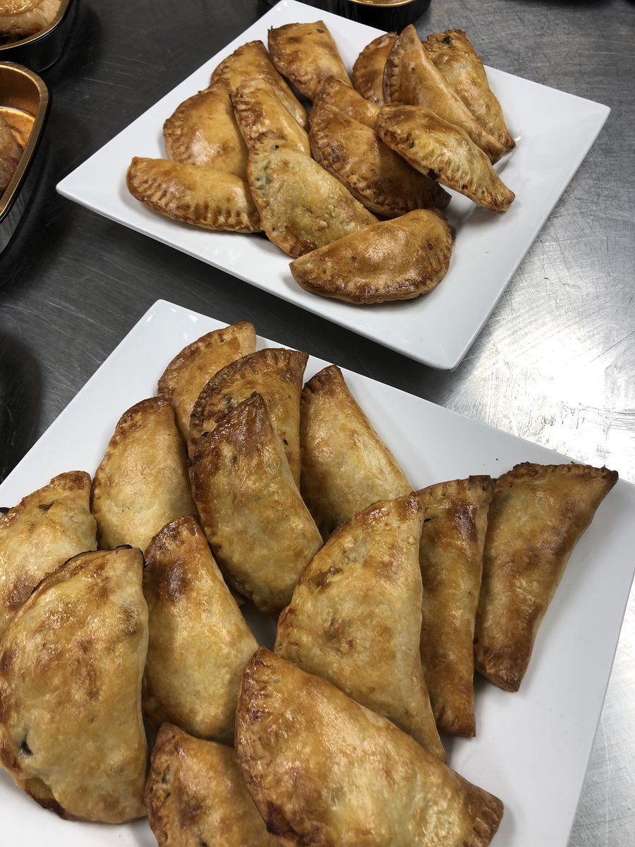 r2goindy's tweet photo. Beef empanadas just baked! https://t.co/DJee5AiJlh