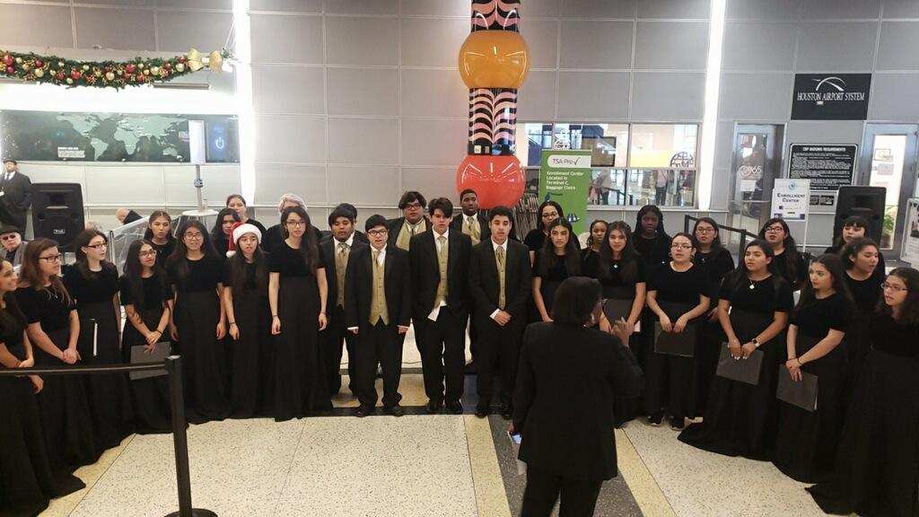 Houston Bush Airport (@iah) on Twitter photo 2018-12-18 21:18:31 Shoutout to Eisenhower High School Choir for welcoming the passengers at Terminal E International Arrivals with the songs of the season! Shoutout to Eisenhower High School Choir for welcoming the passengers at Terminal E International Arrivals with the songs of the season!