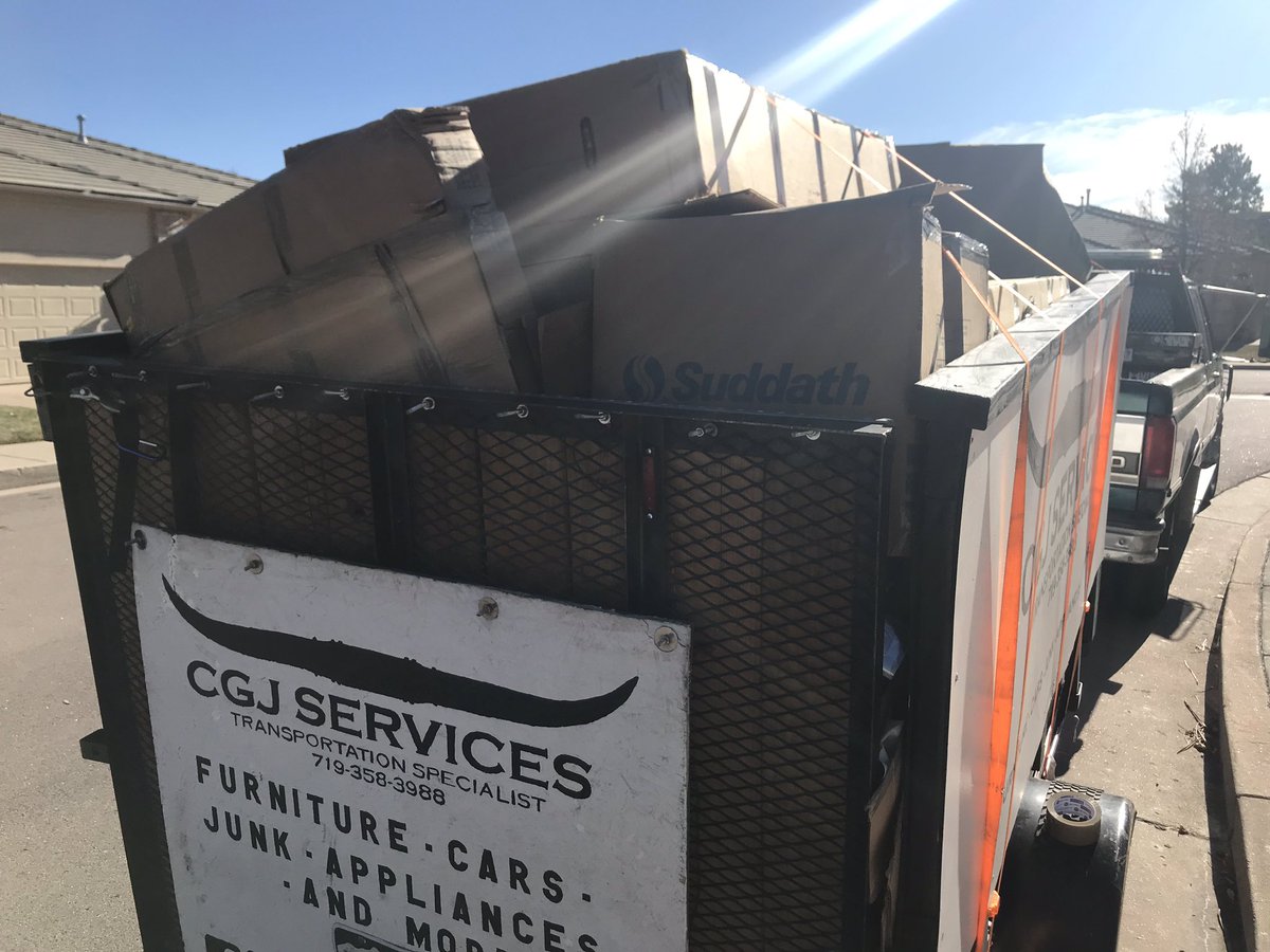 CGJServices1's tweet photo. Hauling away some trash! #tinytim16 #coloradosprings #transportation #cgjservices #719 #sunnydecember #strapitdown #smalltrailer https://t.co/wiyjxzGdN4