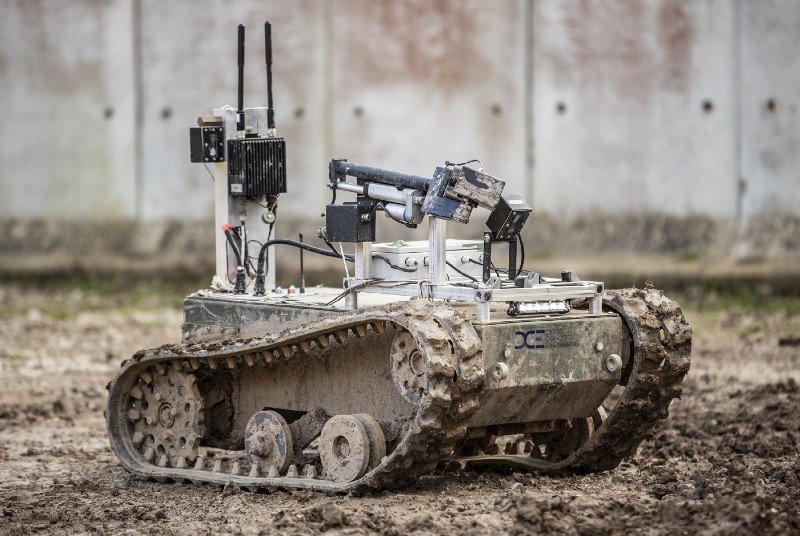 RMASandhurst (@RMASandhurst) on Twitter photo 2018-12-18 21:27:30 Almost 70 different types of robotic and autonomous systems were being put through their paces by over 200 multi-national, cross-service personnel during the month. medium.com/@DefenceHQ/exe… #autonomous #military Almost 70 different types of robotic and autonomous systems were being put through their paces by over 200 multi-national, cross-service personnel during the month. medium.com/@DefenceHQ/exe… #autonomous #military
