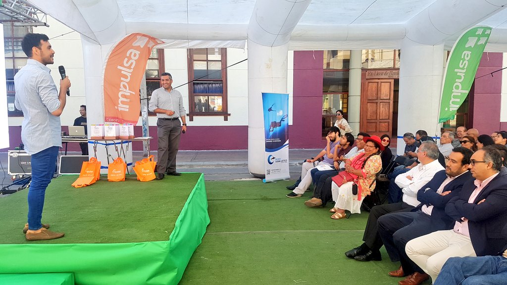 TarapacaUC's tweet photo. Hoy estuvimos en el cierre @ImpulsaCowork 2018 compartiendo con emprendedores los 3 proyectos #FIC que desarrollamos en #Tarapacá junto a @DATAUC_CHILE, gracias al apoyo de @Gore_Tarapaca y @CoredeTarapaca: "Tarapacá Intelligence", "TamaruGO!" y "Tarapatech: economía digital" https://t.co/uRPngNhysR