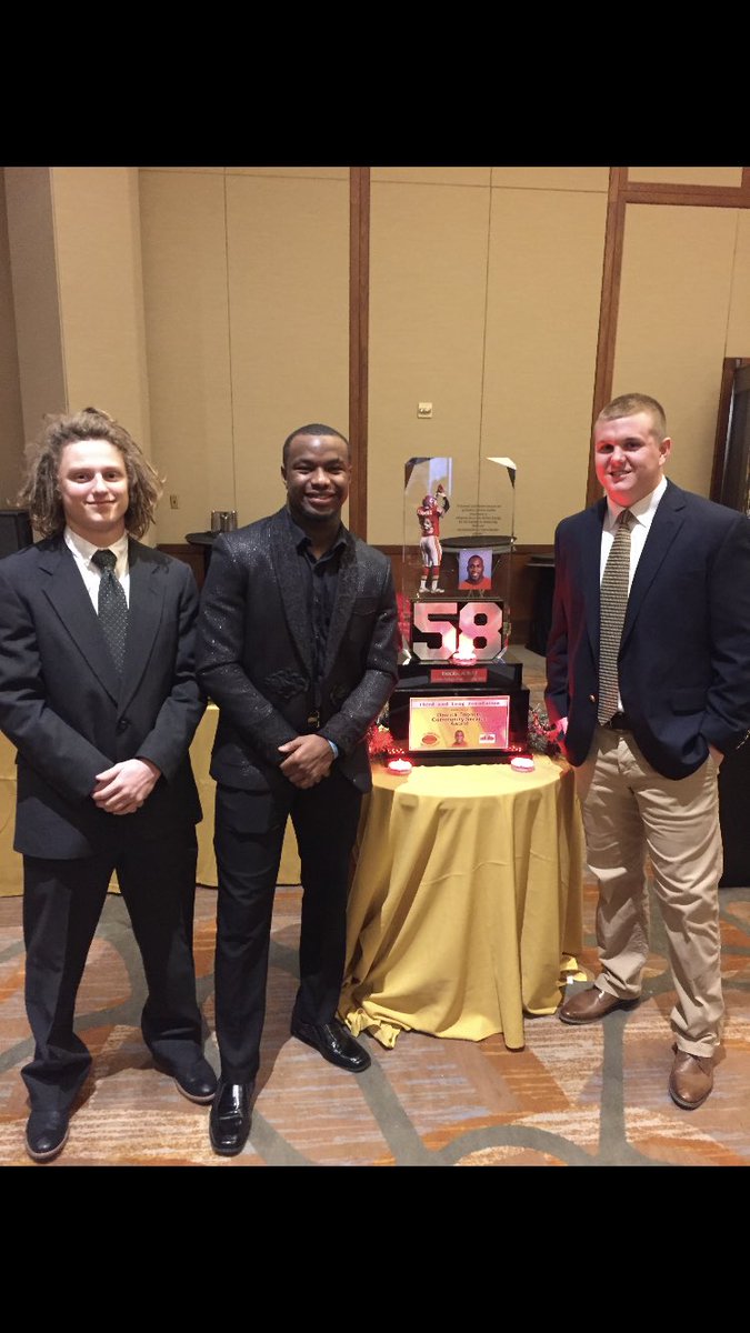 _pcpirates's tweet photo. Congratulations to @peytonstoner52 for being one of 3 finalist for the @3rdandLongKC service scholarship. A well deserved honor from such a great foundation. @PCHSAthletics1 https://t.co/KpXOUPkyLU