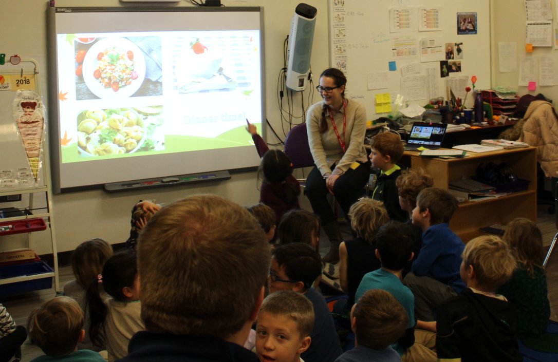 tcgis's tweet photo. Raising Global Citizens - Global Minnesota Classroom Connection program brought volunteers from Ghana, Russia, Turkey, India &amp; Tajikistan to TCGIS classrooms for a series of interactive, cross-cultural lessons. https://t.co/b9UgLT1Izg
