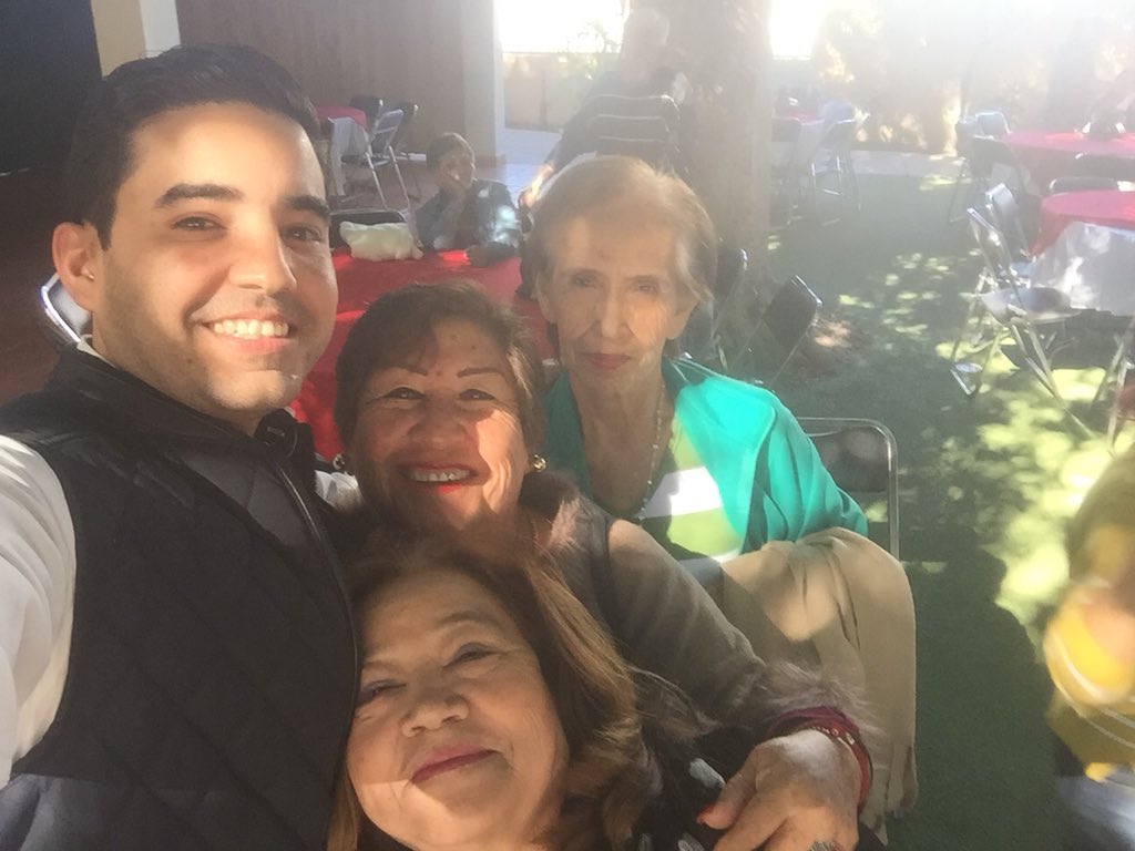 nestorory's tweet photo. A pesar de la adversidad, firme en mis convicciones y consciente de que tenemos que recuperar la confianza de la gente, gracias queridas líderes por siempre estar ahí, NI TRAICIONO, NI ME CAMBIO, NI ME RAJO, que se escuche fuerte, ORGULLOSAMENTE PRIISTA. #YoSoyPRI #PRIHermosillo https://t.co/Wcs9Ro53w4