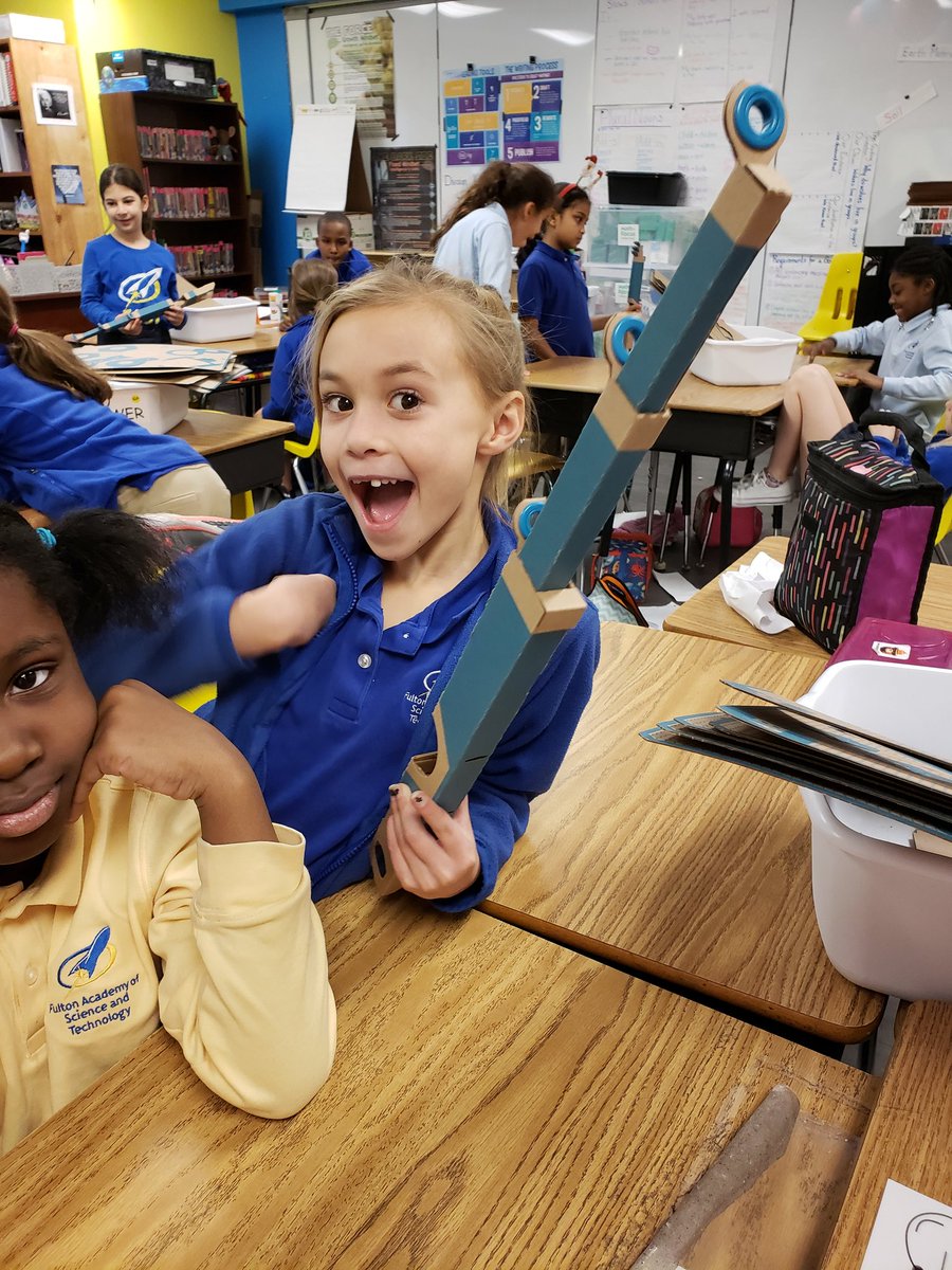 susan_collado's tweet photo. Third grade is working on making a reel for our Labo fishing pole. With a little problem solving, tenacity, and enthusiasm we can do anything. Learning by play is the best. @FASTK8Charter @instituteofplay #Fast2thefuture #makingfutureleaders https://t.co/gt8ArINTKS