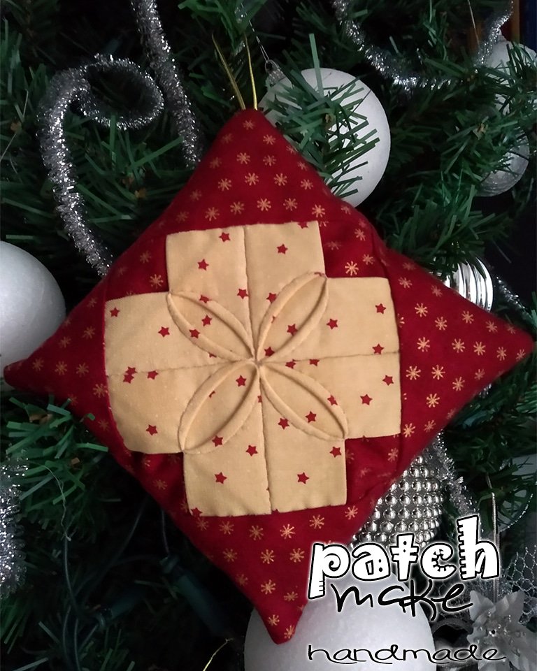 patchmake's tweet photo. Más #Navidad!! Esta vez un adorno para el árbol #handmadepatch #florplegada https://t.co/XHZcp7E8af https://t.co/pPfJnYCSwt