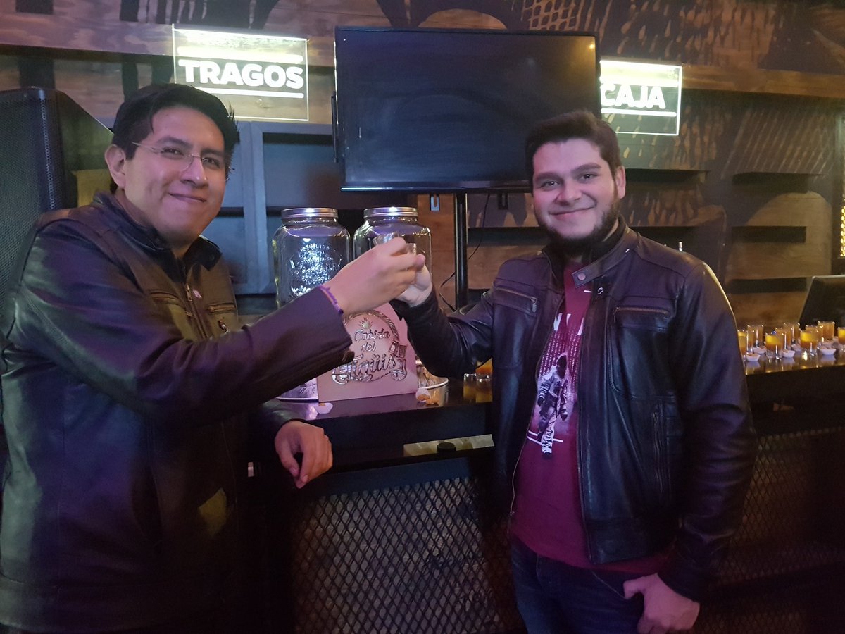 atomicjorge's tweet image. Ya disfrutando en la posada de los amigos de @themotherbase muchas gracias por la invitación a la party 😉 #posada #posada2018 #MotherBase #Fiesta #Fiesta