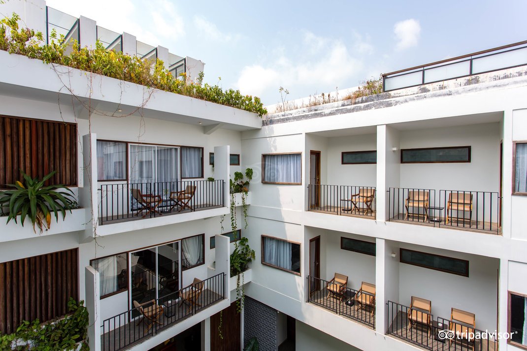 Popular_residen's tweet photo. Private Balcony, Overlook to Swimming Pool View &amp; Our Greenery Village areas!

#popularresidence #siemreap #salakamreuk #travel #accommodation https://t.co/1llPPrDAM7