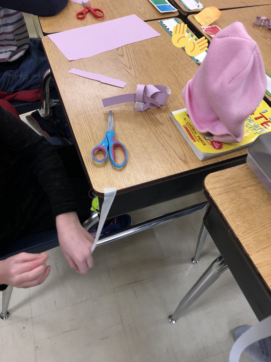 lyndsiew_ed's tweet photo. Paper Chain Challenge! Who can make the longest paper chain with 1 piece of paper and 30cm of tape? https://t.co/gvdzc8a8bI