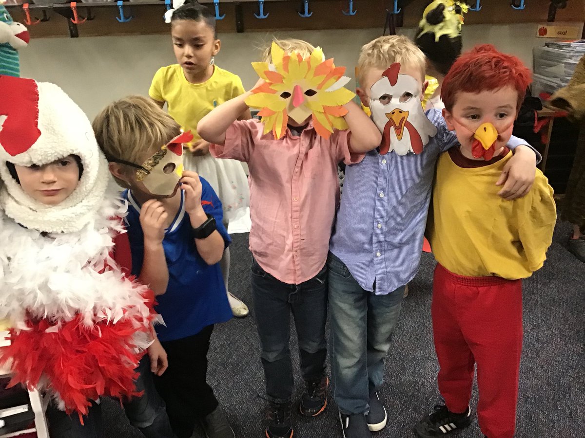 JuanCarlos_DVE's tweet photo. Winter Celebration Concert!! Gracias a Maestra Patrícia ! You rock! @Kendracarpen @summitk12 #ssedu #dvechat      @ms_harroun https://t.co/DCLr1z4Zjp