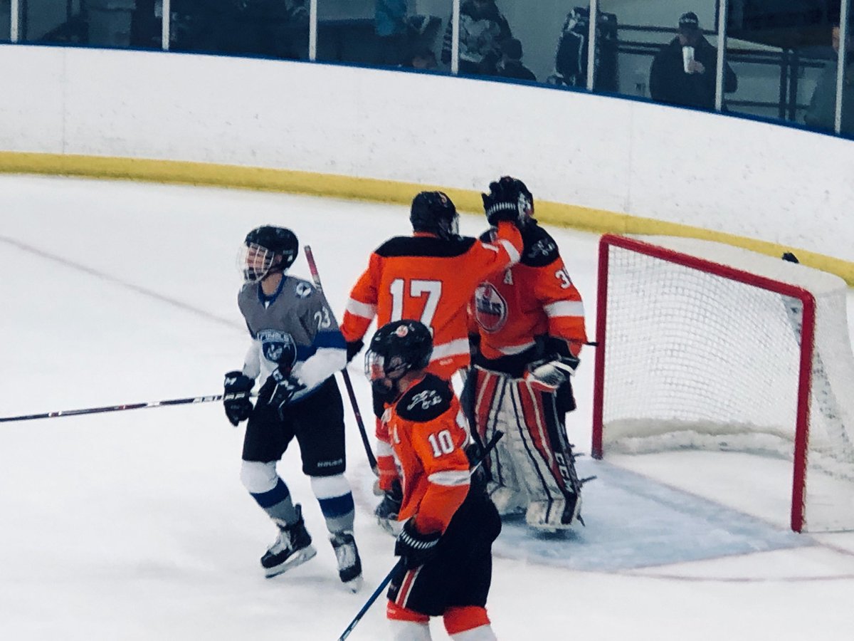 CrazycrazyMama's tweet image. OSSEO WINS IN OT!! Wessman to Geraghty for the game winner!!! #OTWinner #17 #4 #CooperOlsonPOTG #35