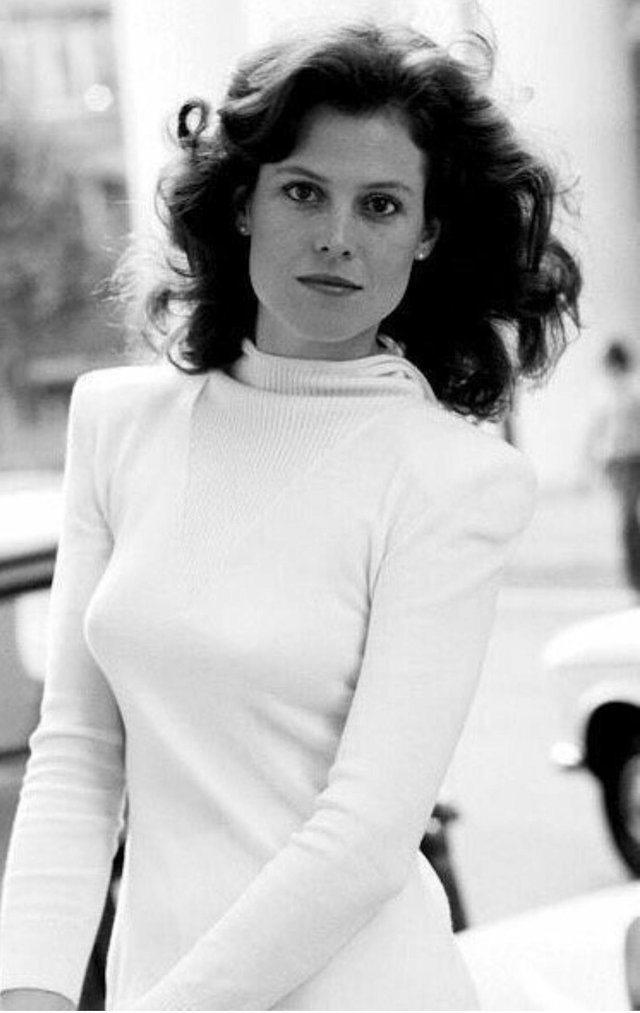 Sigourney Weaver Young