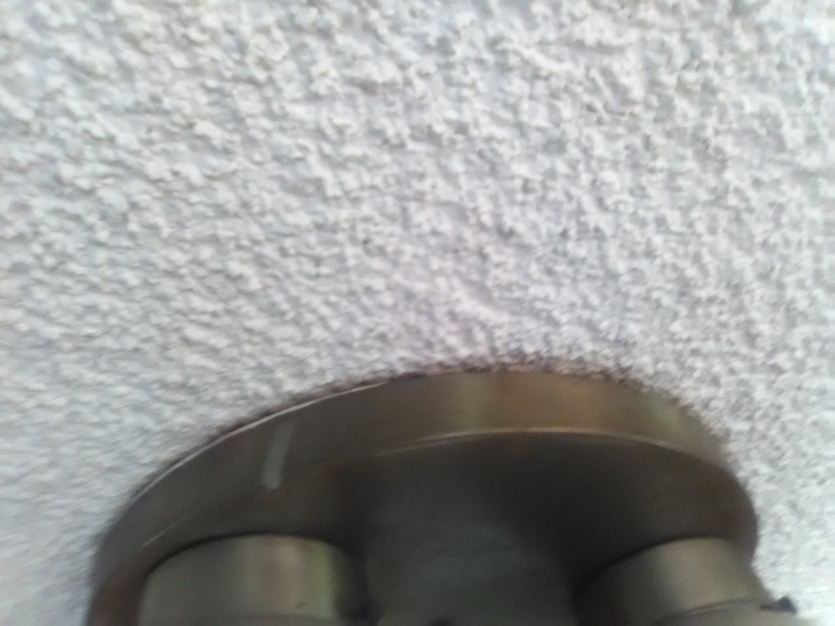 ArtieFice's tweet photo. @MontebelloPD @LASDHQ I'm standing in my kitchen doing a breathing treatment and I see smoke floating in front my sliding window through the sunlight its coming from our light fixture you can see brown discoloration we are being poisoned. There needs to be an investigation. https://t.co/d0clteleDU