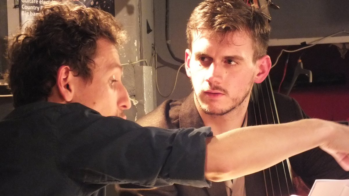 #Paris Vive le #Jazz et la création! Pour comprendre ce qui se cache derrière ces photos... Lisez ce témoignage du "Dédication #BigBand" cc <a href="/joueurs/">aux petits joueurs</a> 😘facebook.com/notes/culture-…