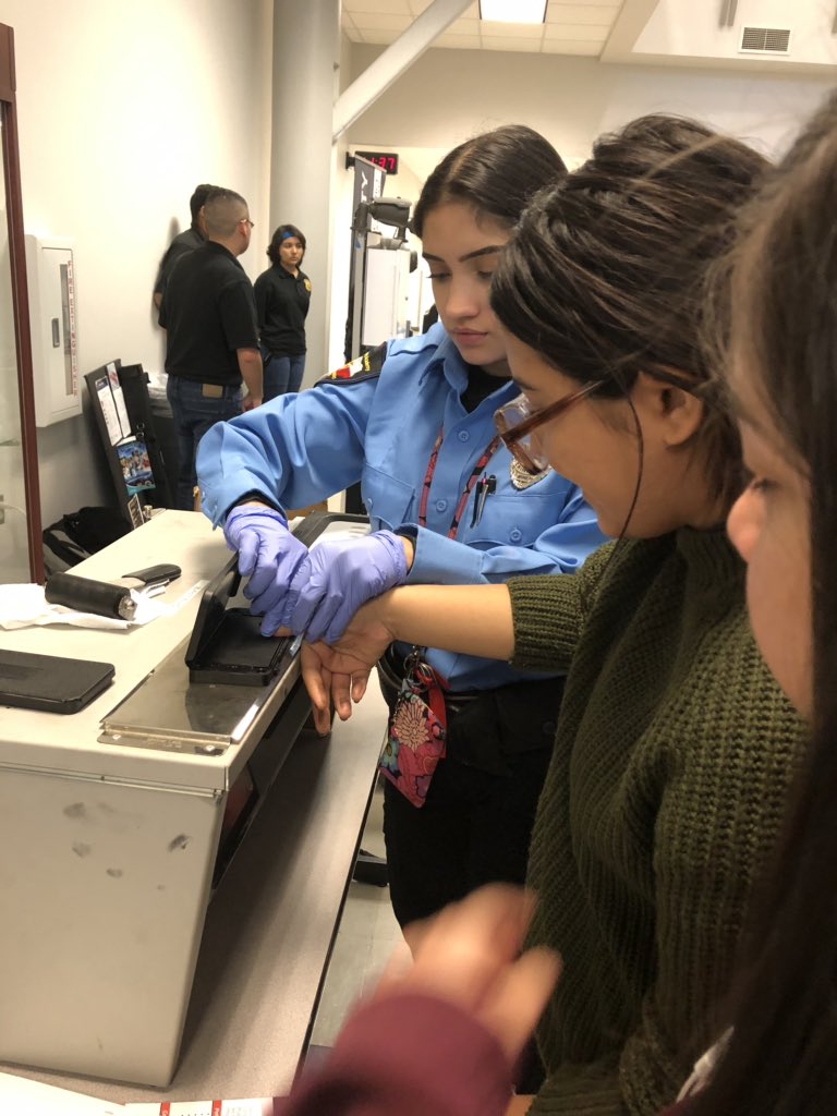 sglenn_IrvingAS's tweet photo. Look what 8th grade did today!!! Visits to Singley Academy @Austin_Broncos @IrvingISD https://t.co/nal0MYjJeW