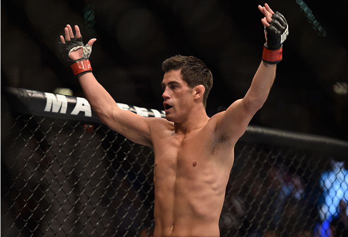 MMAplanetNL's tweet photo. Pechvogel Dominick Cruz jaar aan de kant met schouderblessure - https://t.co/I02NjuR0Em https://t.co/kwwY0NrFf7